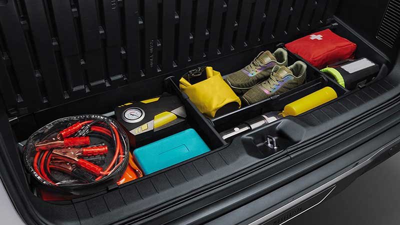 Harga Kijang Innova Zenix di Makassar